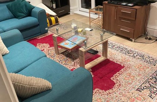 Boscombe Apartment | Cosy crib right by the beach