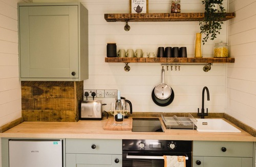 Marsden Cabin | Cosy Deer Hill Cabin,