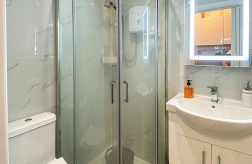 Dudden Hill Apartment | Cosy Designed Studio in Willesden Green