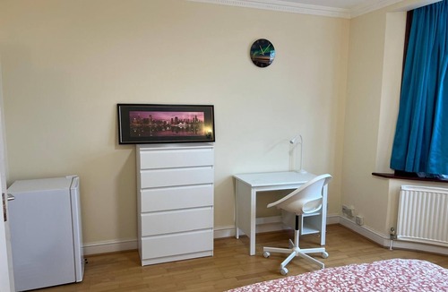 Mayfield House | Cosy Double Room in a Shared House