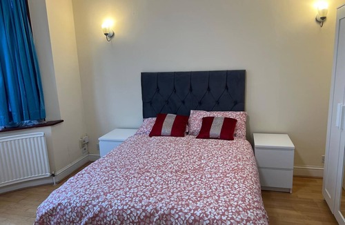 Mayfield House | Cosy Double Room in a Shared House