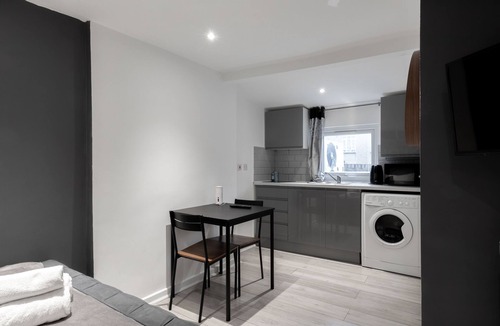 Paddington Apartment | Cosy Double Studio Edgware Road Central London D