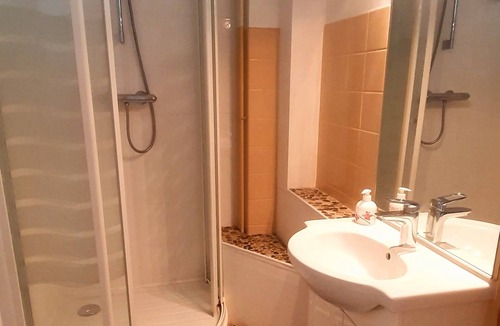 Antrain Bed & Breakfast | Cosy Er Lann Bed and Breakfast Baccara