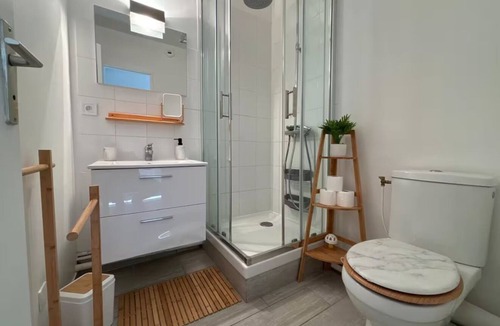 Milly-la-Foret Apartment | Cosy F2 History