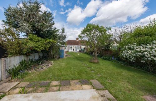 Manor House | Cosy Family Home in Ruislip