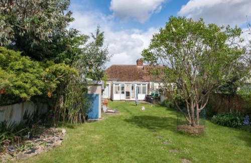 Manor House | Cosy Family Home in Ruislip
