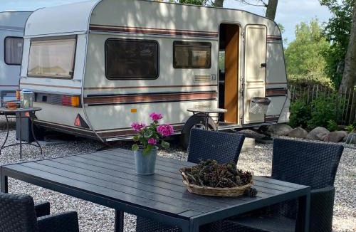 Tureby Bed & Breakfast | COSY FARM BNB - CARAVANS - DOGS WELCOME - 5 MIN FROM e47