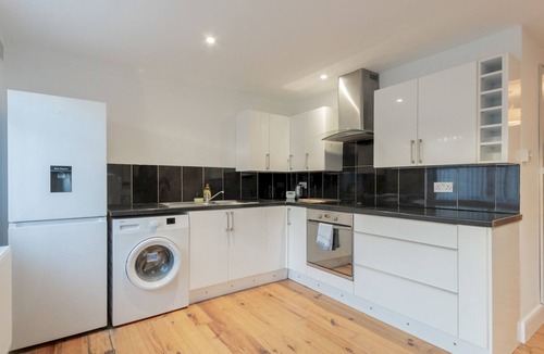 Leigh-on-Sea Apartment | Cosy flat in Leigh - Pass the Keys