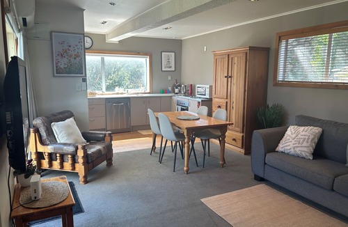 Wellington House | Cosy flat with sea views