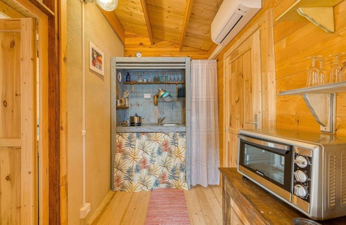 Saint-Laurent-La-Vernede Apartment | Cosy apartment for 2 guests with A/C, WIFI, pool, TV and terrace
