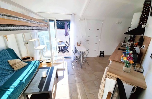 Castanet-Tolosan Cabin | Cosy, fully-equipped Tiny House - private garden