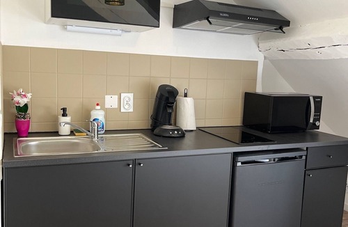 Bourgogne Apartment | Cosy furnished studio in a quiet location near the Cathedral
