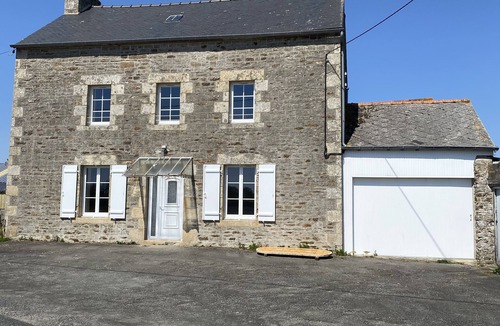 Taden House | Cosy gîte between Dinan Dinard Saint-Malo