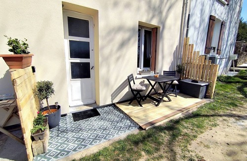Bezu-le-Guery House | Cosy gîte garden terrace & dining options. Close to Disney