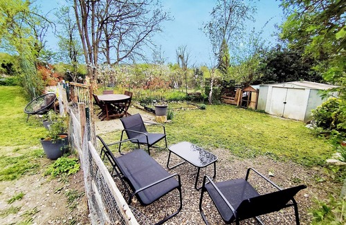 Bezu-le-Guery House | Cosy gîte garden terrace & dining options. Close to Disney