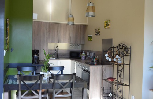 Vouvray Cottage | COSY GITE located in the heart of the Loire castles, close to shops and swimming pool