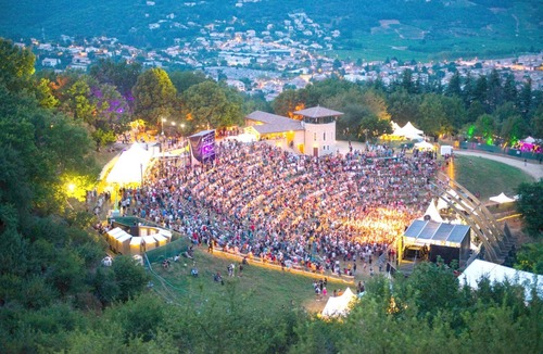 Charmes-sur-Rhone House | Cosy, green accommodation on ground floor