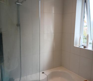 West Harrow House | Cosy Greener Private room