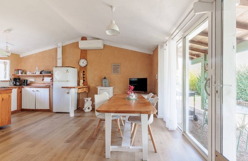 Estibeaux House | Cosy Haven with Pyrenees View