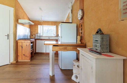 Estibeaux House | Cosy Haven with Pyrenees View