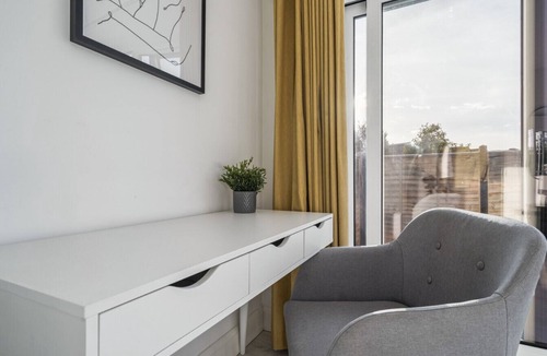 Old Malden House | Cosy hideaway with private patio