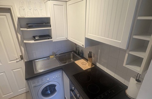 Royal Tunbridge Wells Apartment | Cosy High Brooms Suite