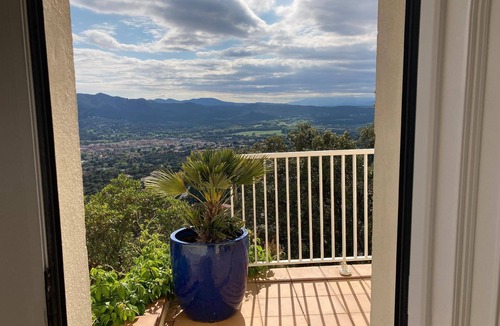 Santa Cristina de Aro House | Cosy holiday home with pool and sea view
