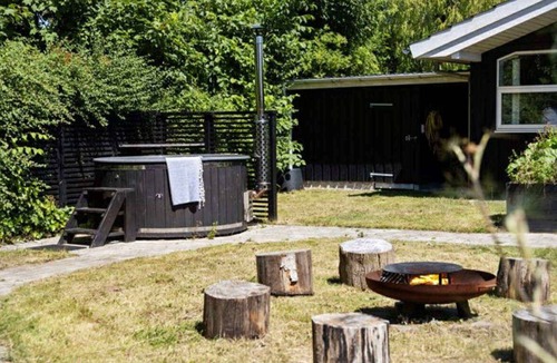Frederikssund Municipality House | Cosy holiday home near beach and play