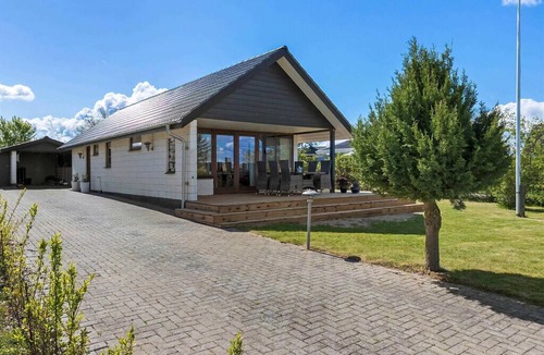 Skastrup Strand Villa | Cosy holiday house near child friendly beach