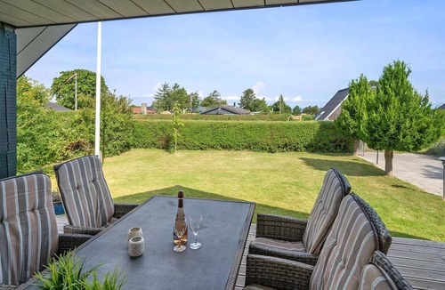 Skastrup Strand Villa | Cosy holiday house near child friendly beach