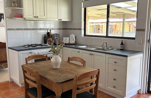 North Bendigo House | Cosy Home Away From Home