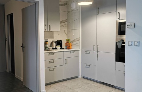 Vaulx En Velin Village Apartment | Cosy Home F2