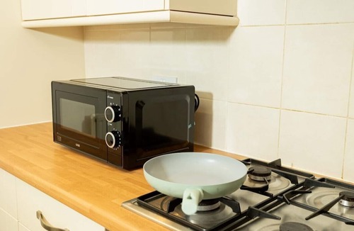 Warwick House | Cosy Home in Central Warwick