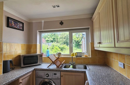 Wigston House | Cosy Home in Leicester