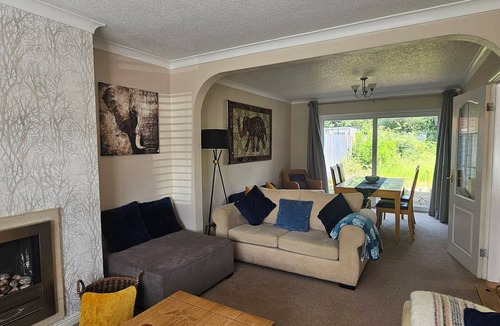 Wigston House | Cosy Home in Leicester