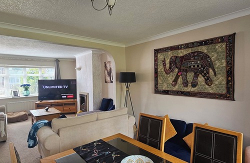 Wigston House | Cosy Home in Leicester