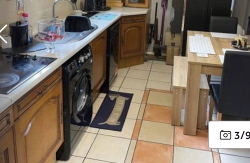 Northampton House | Cosy home in Northampton with parking