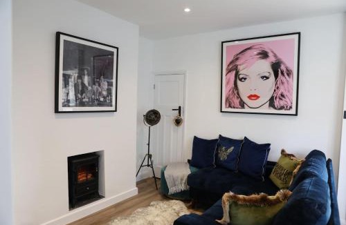 Earley House | Cosy Home; New Refurbished Home and Double Parking