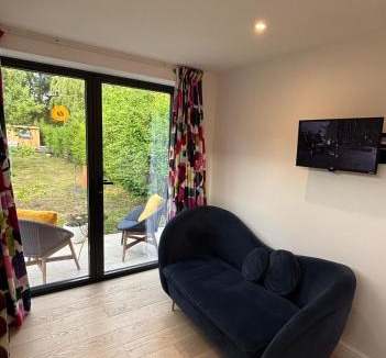 West End Apartment | Cosy Home with beautiful views