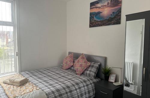 Bilston House | Cosy house in Coseley