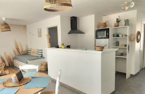 Bouin Apartment | Cosy house with bohemian decor 3 km from the sea, between Pornic and Noirmoutier