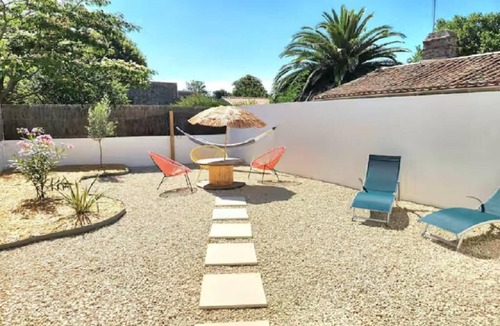 Bouin Apartment | Cosy house with bohemian decor 3 km from the sea, between Pornic and Noirmoutier