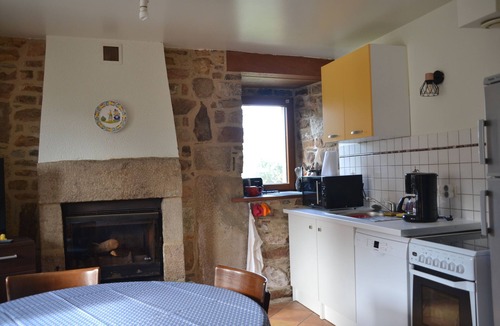 Lannion House | Cosy house with fireplace