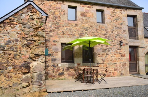 Lannion House | Cosy house with fireplace