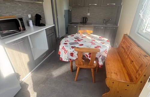 Combon House | Cosy house with quiet enclosed garden