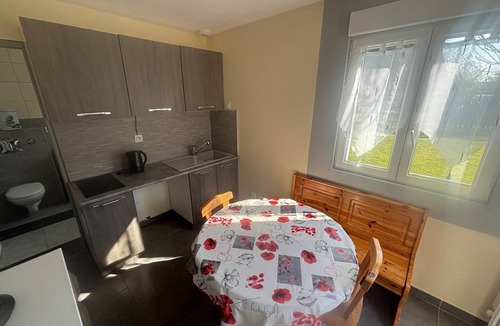 Combon House | Cosy house with quiet enclosed garden