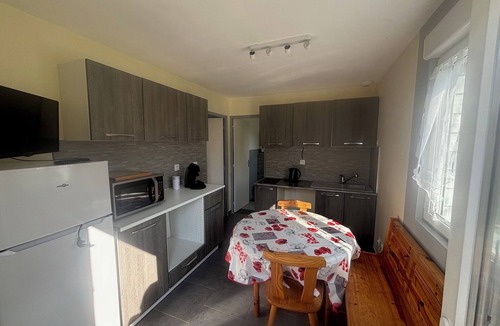 Combon House | Cosy house with quiet enclosed garden