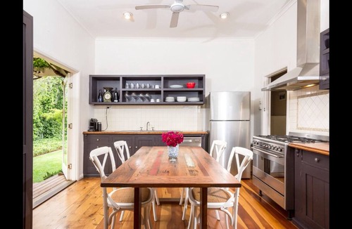 Shepparton South House | Cosy, inner city home