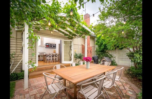 Shepparton South House | Cosy, inner city home