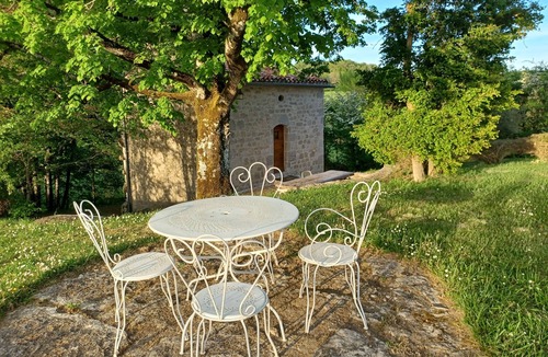 Madaillan House | Cosy, intimate farmhouse in the Agen countryside